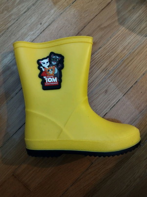 Tom & Friends kids waterproof boots size 26 like new