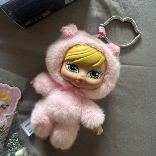 Bratz Bratziez Iconz Seriez Blind Box Cloe