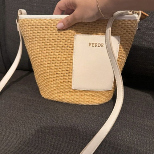 Verde straw crossbody bag like new, white and brown
