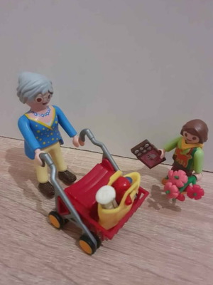Playmobil City Life Grandma with Granddaughter (70194)