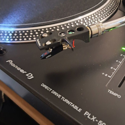 Pioneer PLX-500 turntable pair like new
