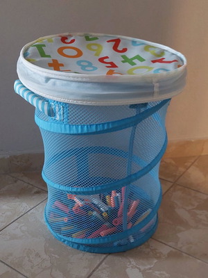 Foldable mesh storage basket with spring like new