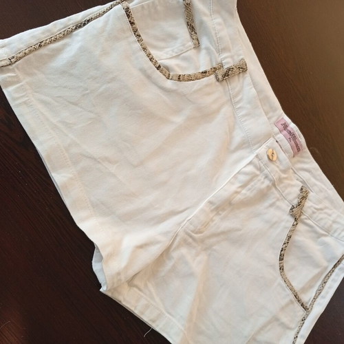 White shorts with crocodile trim New Woman XL cotton like new