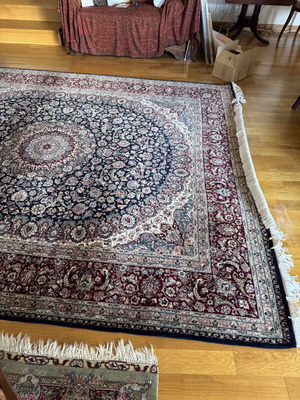 Wool and silk rug, 3.18 x 2.49 m