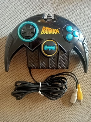 Jakks Pacific The Batman Console like new, Plug and Play TV Games System 2004