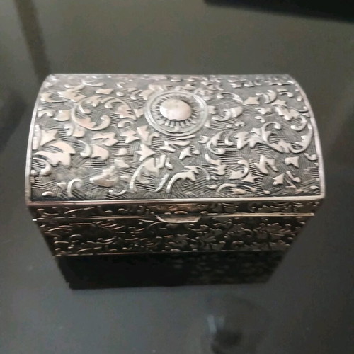 Small jewelry box like new, 8x5x4.5cm