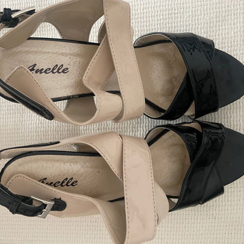 Patent leather sandals used, size 40, beige and black