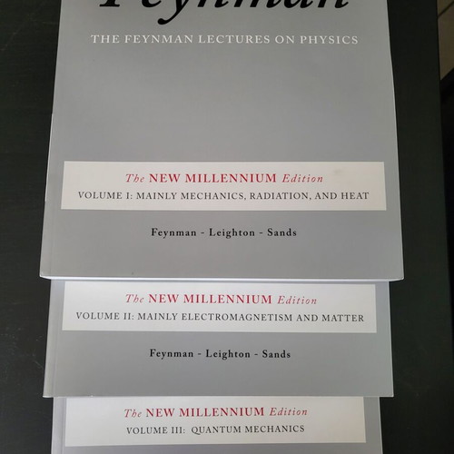 Feynman Lectures on Physics classic 3-volume set new edition