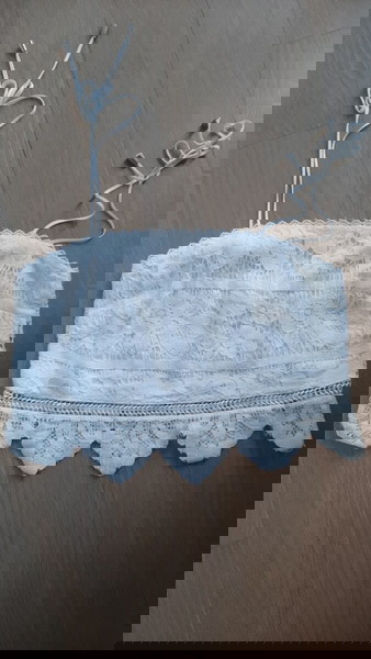 Crop top Zini δαντέλα