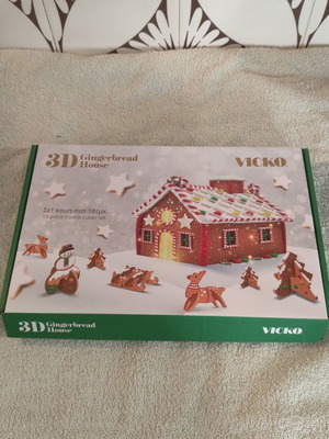 3D Gingerbread House cookie cutter set 18 pcs VICKO new