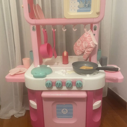 ELC children's kitchen like new with 16 accessories