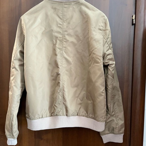 Light jacket like new size Small spring