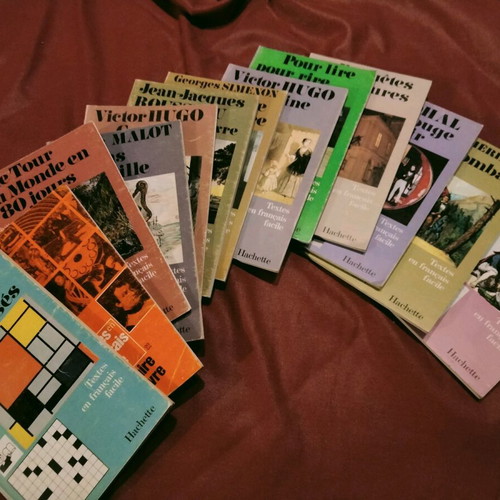 French books used, set of 13 simple Hachette titles