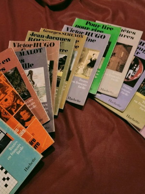 French books used, set of 13 simple Hachette titles