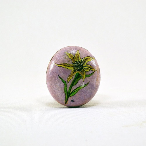 Painted stone with narcissus flower theme, 5cm, made to order