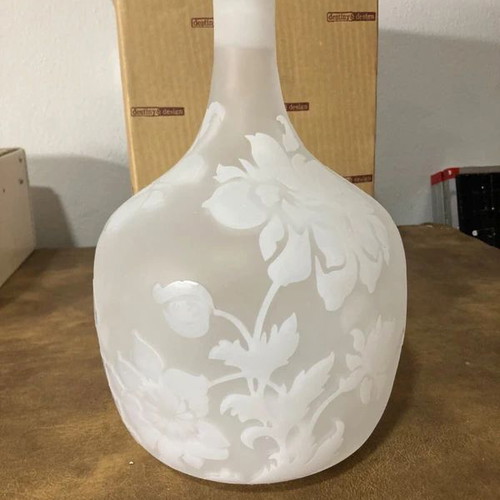 Glass large vase D&D new with embossed flowers
