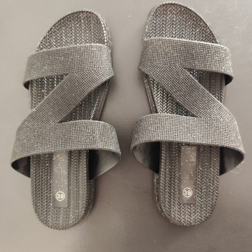 Black glitter sandals size 39 like new, rubber flexible