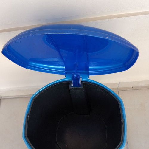 Pedal bin 18 liters used, clean condition