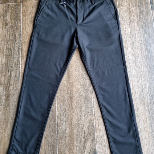 Zara black carrot fit viscose pants with key-ring, new, size 34