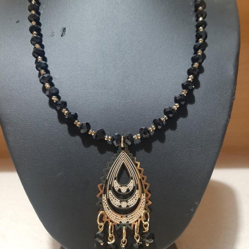 Necklace with black Austrian crystals and stainless steel pendant new