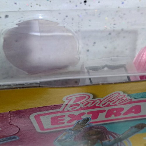 Barbie Extra #10 new with slightly damaged box