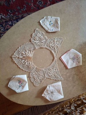 Embroidered handkerchiefs set of 4 with floral motifs, like new