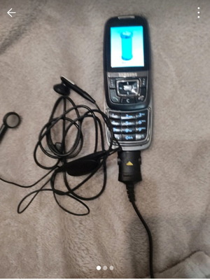 Samsung D600 τηλέφωνο σαν καινούργιο με φορτιστή και hands free