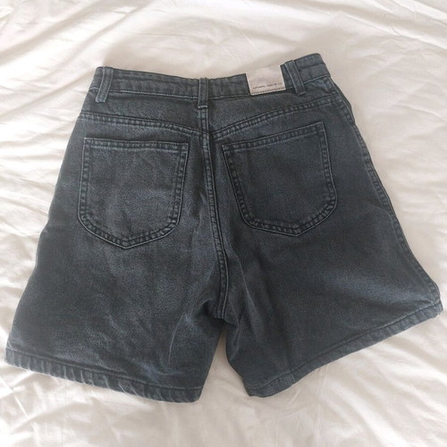 Zara denim shorts like new, black to dark grey, mom fit, size 32
