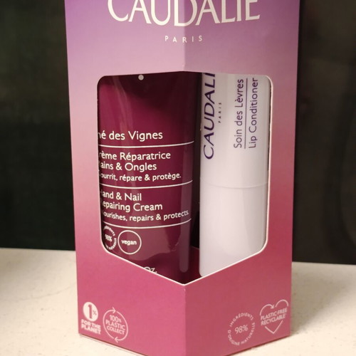 Caudalie hand repairing cream and lip conditioner set