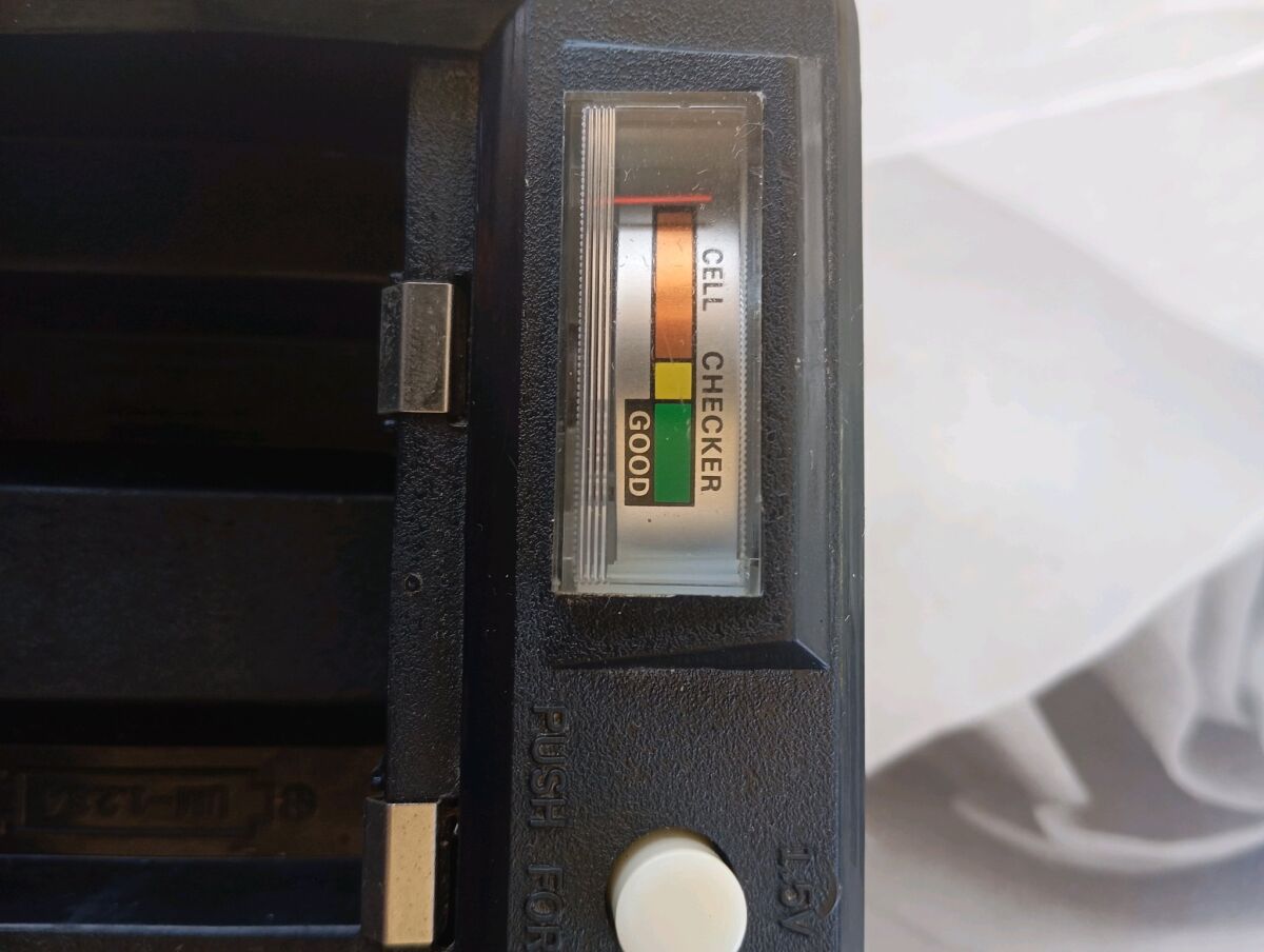 Battery charger old from the 80s like new - € 10,00 - Vendora.cy