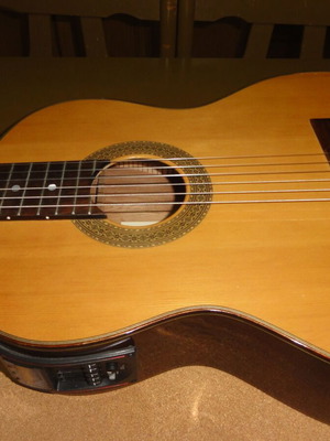 Ibanez G200E electro-acoustic guitar used, natural finish