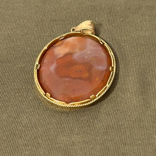 Vintage 18K Gold Intaglio Carnelian Pendant like new, 16g