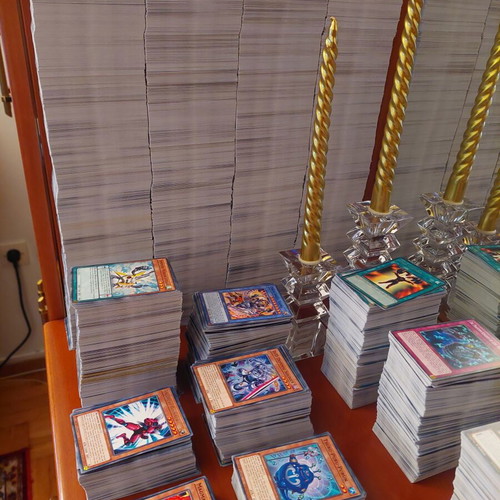 Yu-Gi-Oh bulk cards 1000 like new