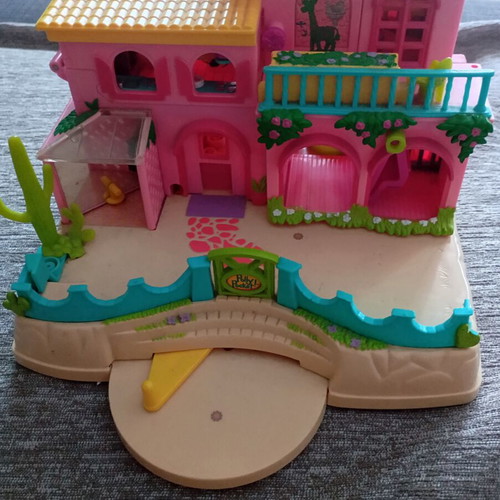 Polly Pocket Petland Hacienda Ranch House playset, vintage 2000 Mattel