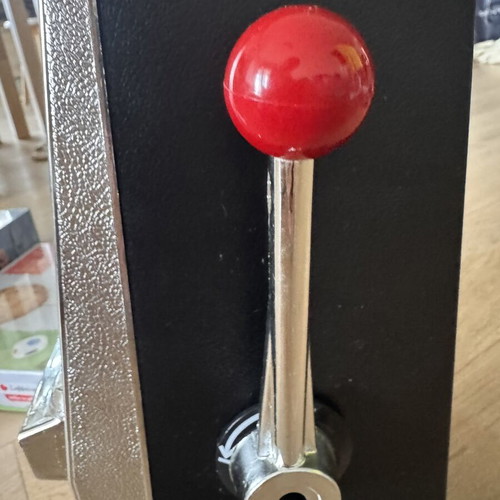 Slot machine table game like new, battery operated