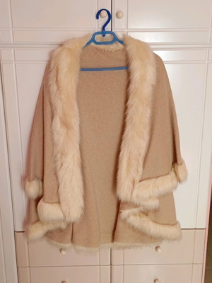 Cape jacket with fur beige, new