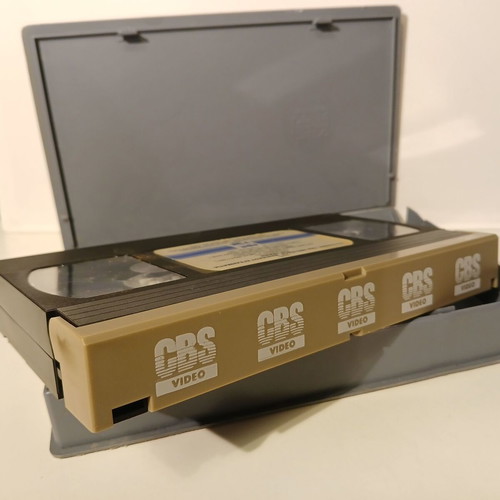 The Hidden VHS video cassette used with Greek subtitles