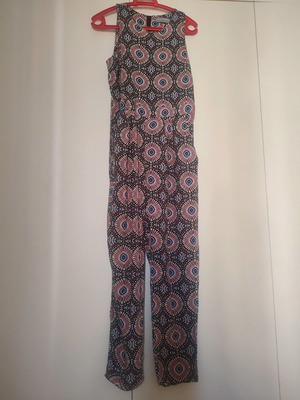 Dorothy Perkins UK 10 small ολόσωμη φόρμα με μια μικρή φθορά ( τελευταία φωτογραφία)