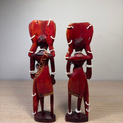 Set of handmade African figures used, 22 cm
