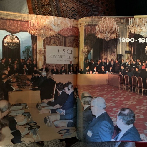 Chronicle of the 20th Century book like new