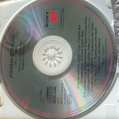 Essential Classics Johann Strauss CD like new, Viennese waltzes and polkas