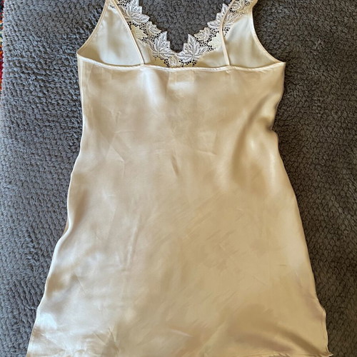 Lise Charmel Paris σατέν slip dress με κεντητή δαντέλα champagne σαν καινούργιο