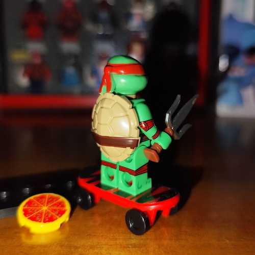 Raphael Teenage Mutant Ninja Turtles figure like new with accessories