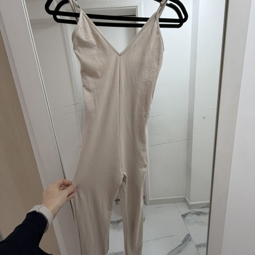 Karavan beige full-body leggings Small used with sexy back