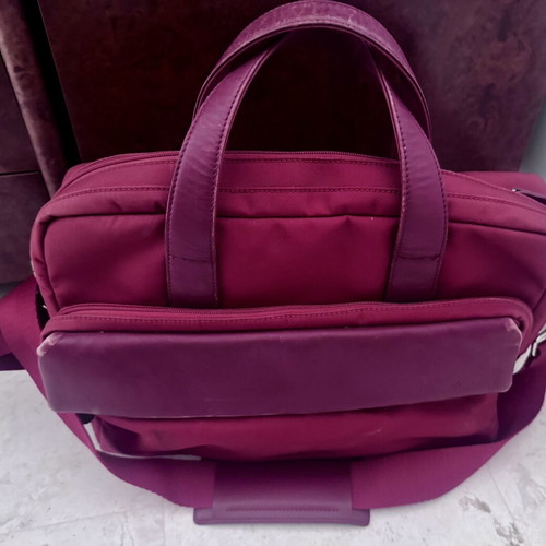 Nava laptop bag with multiple compartments