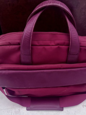 Nava laptop bag with multiple compartments