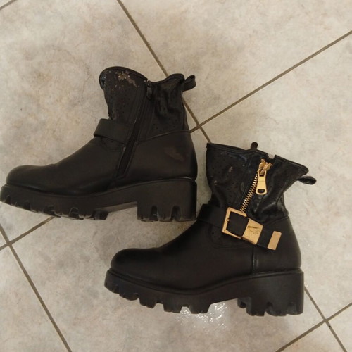 Ankle boots size 40 black used with minor peeling