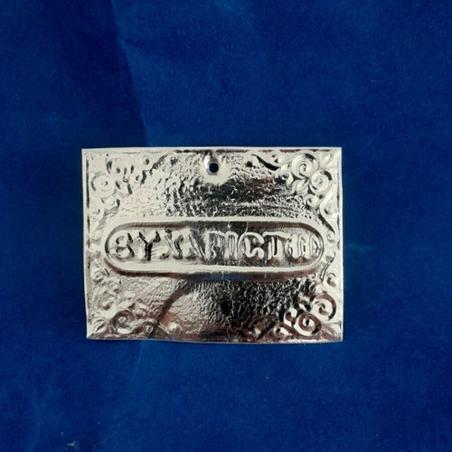 Metal votive new in excellent condition