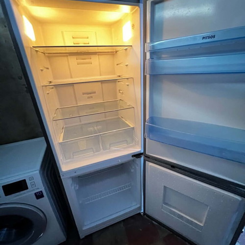 Pitsos Full No Frost Refrigerator Freezer like new, energy class