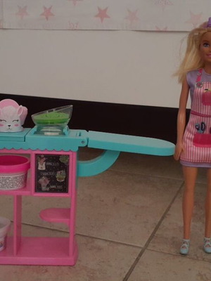 Mattel Barbie Flower Shop in like new condition